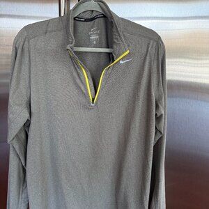 MENS NIKE RUN QUARTER ZIP, SIZE MEDIUM